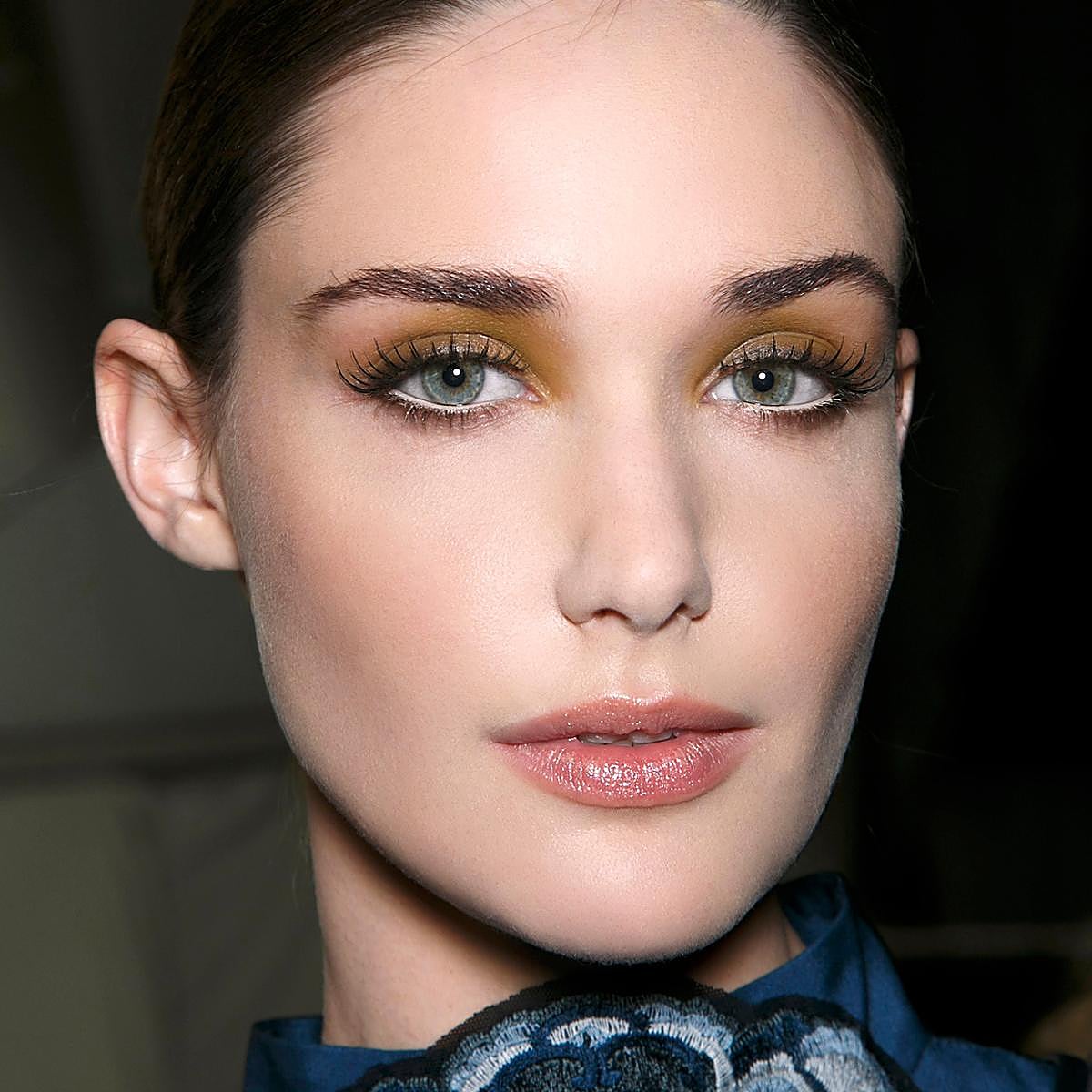 Un maquillaje con pestañas XL.