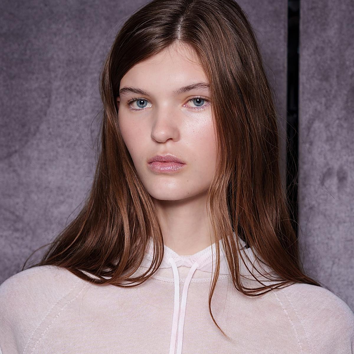 Mujer con rostro pulido