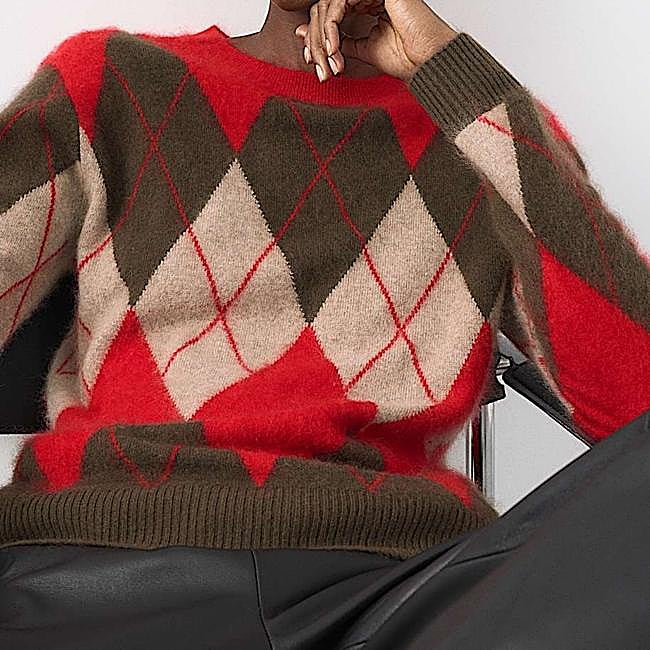 Jersey en rojo, oliva y beige de Marks & Spencer, 175 euros.