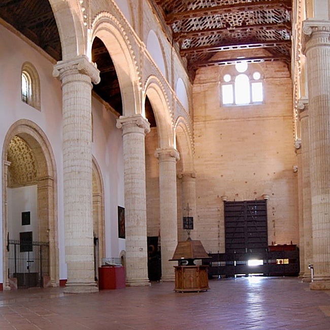 La Real Colegiata de Santa María acoge actualmente conciertos y exposiciones.