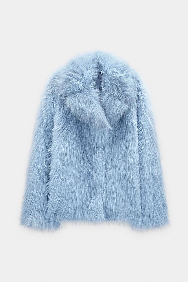 Abrigo voluminoso efecto pelo (69,99€)