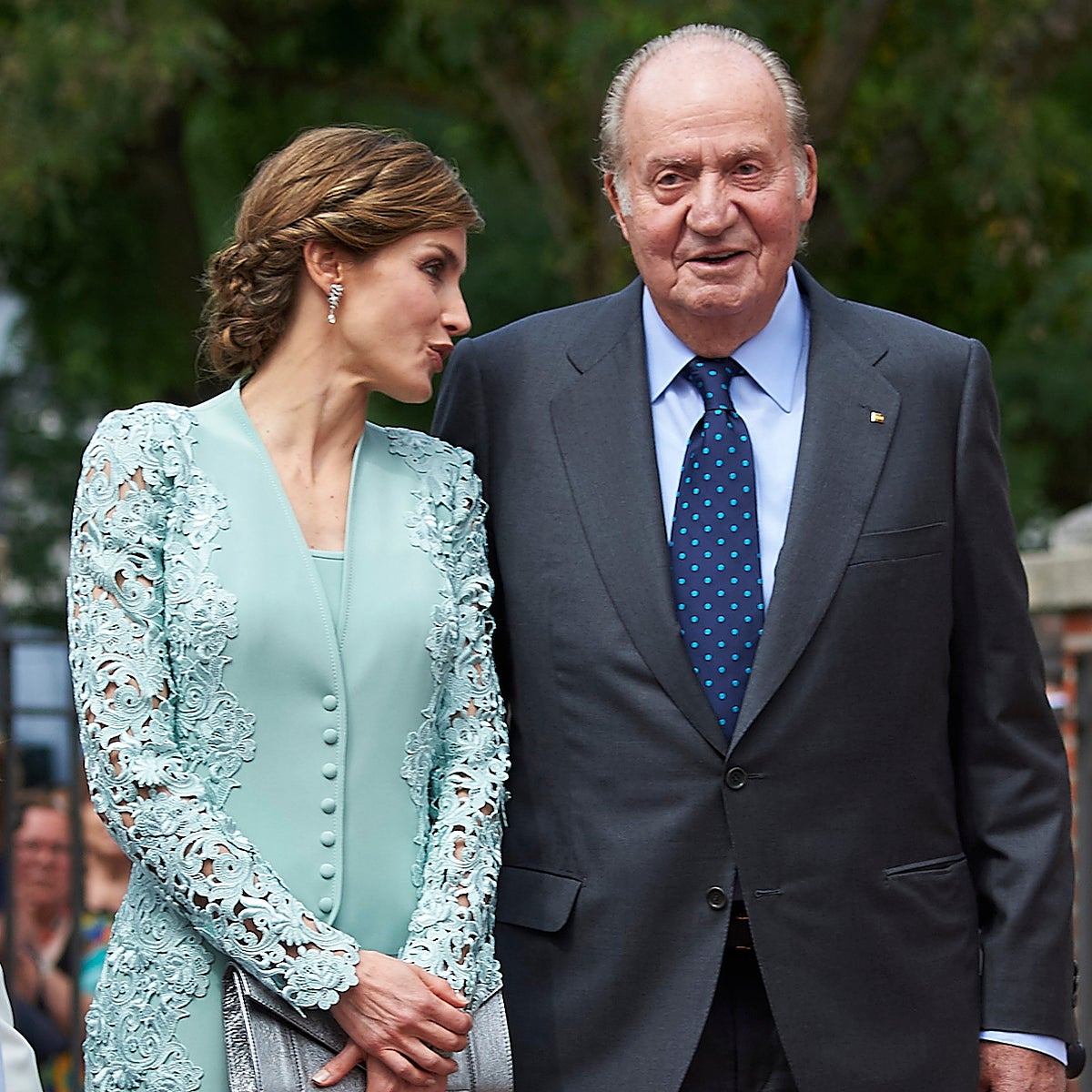 El rey Juan Carlos tiene sobre la mesa la oferta de un nuevo hogar en Madrid.