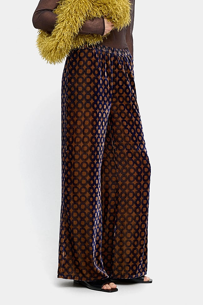 Pantalón de terciopelo de Parfois (49,99 euros)