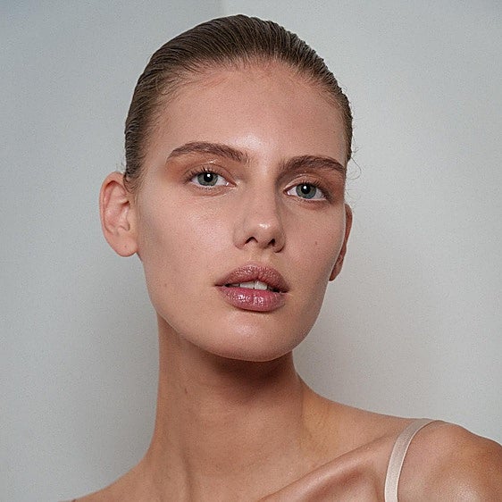 ¿Qué es mejor, retinol o retinal? La eterna duda más buscada por las españolas en 2025