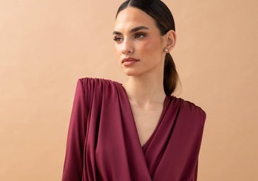 El vestido de invitada de Victoria Colección que hace tipazo y que va a arrasar este invierno