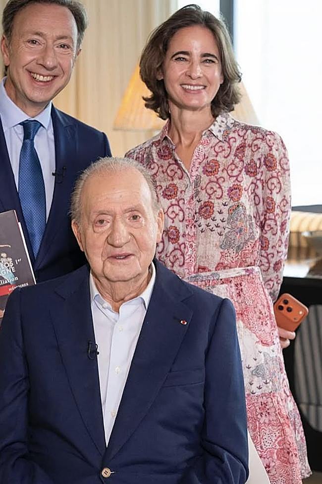 Una de las pocas fotografías del rey Juan Carlos y Laurence Debray, tomada este año en Abu Dabi.
