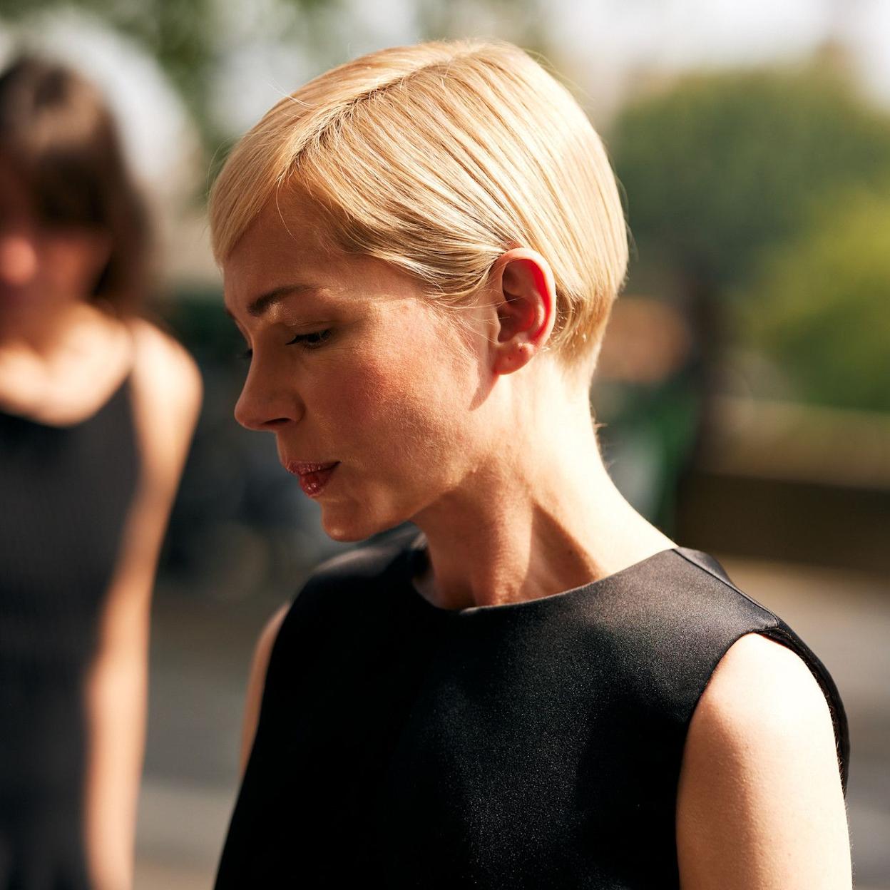 Michelle Williams con corte de pelo corto