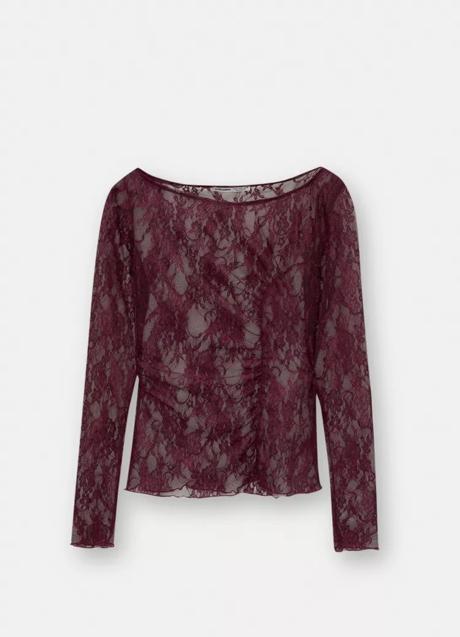 Imagen - Top de encaje burdeos de Pull & Bear (19,99 euros)