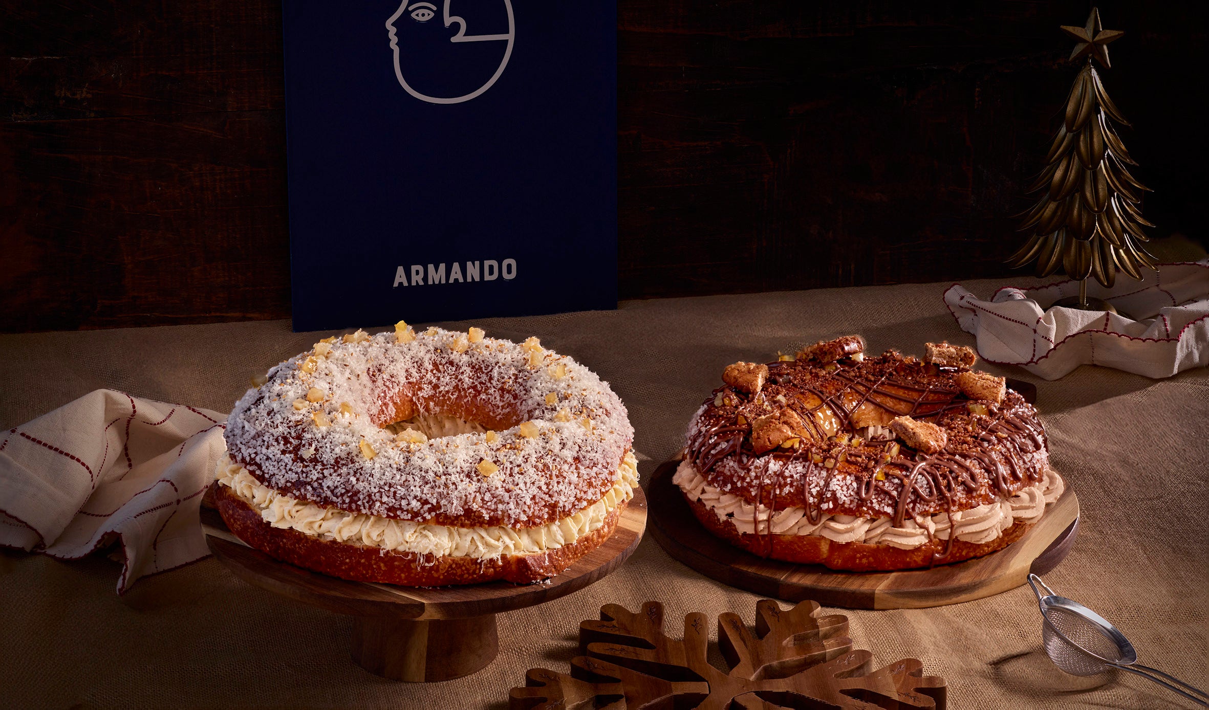 El roscón de tarta de queso Fismuler, a la izquierda, y el de cookies con nutella casera a la derecha, ambos de Armando, el delivery del grupo La Ancha.