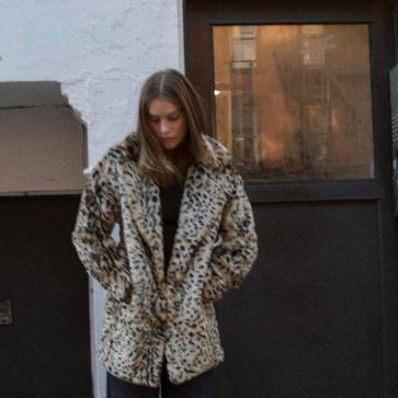 Imagen secundaria 1 - Abrigo de leopardo de Zara.