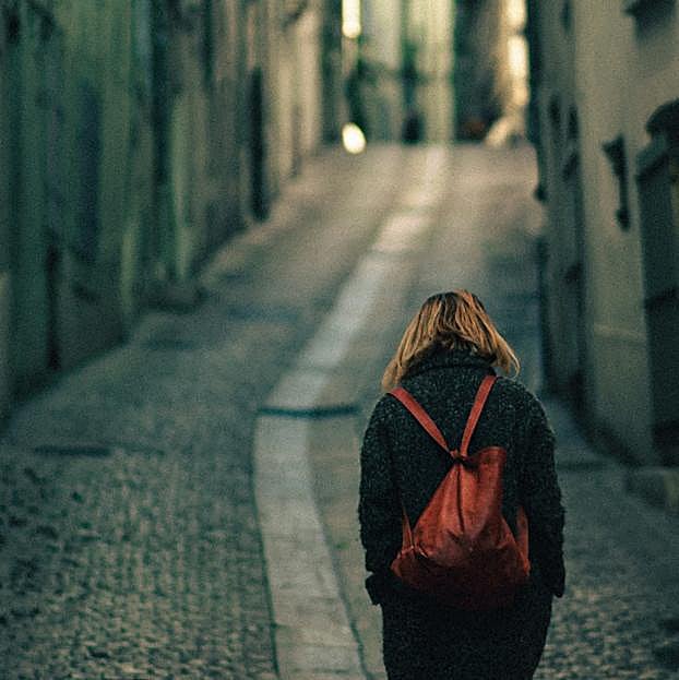 Andar a diario puede ayudarte a estar en forma. 