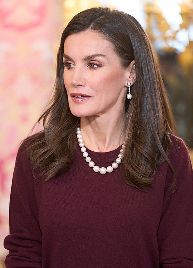 Imagen - La reina Letizia deslumbró con este collar de perlas que es una de sus joyas más valiosas. / LIMITED PICTURES