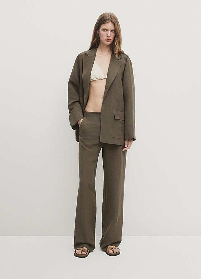 Imagen - Pantalones mocha mousse de mezcla de lino de Massimo Dutti, 39,95 euros (antes 79,95 euros).