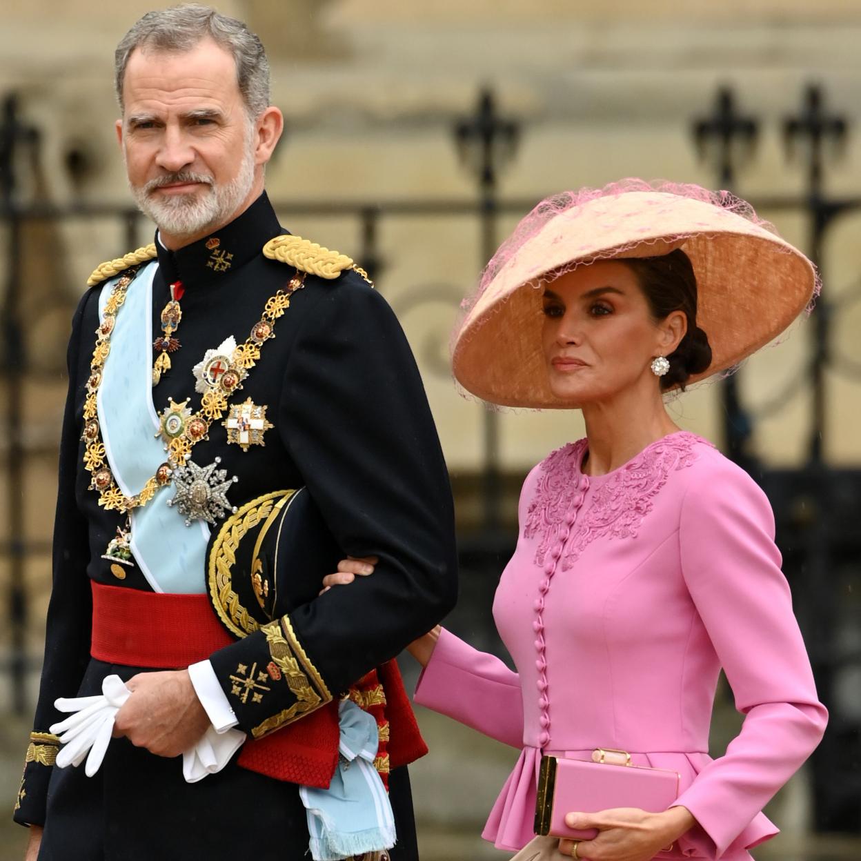 La reina Letizia y el rey Felipe, en la coronación de Carlos III.