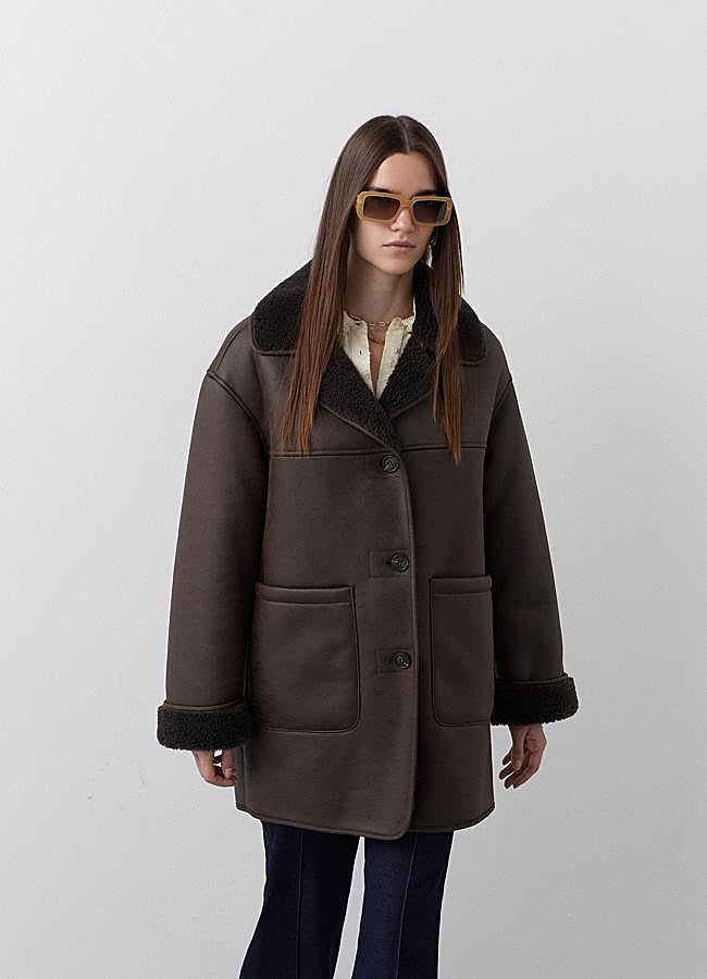 Imagen - Abrigo de doble faz con forro de borreguillo