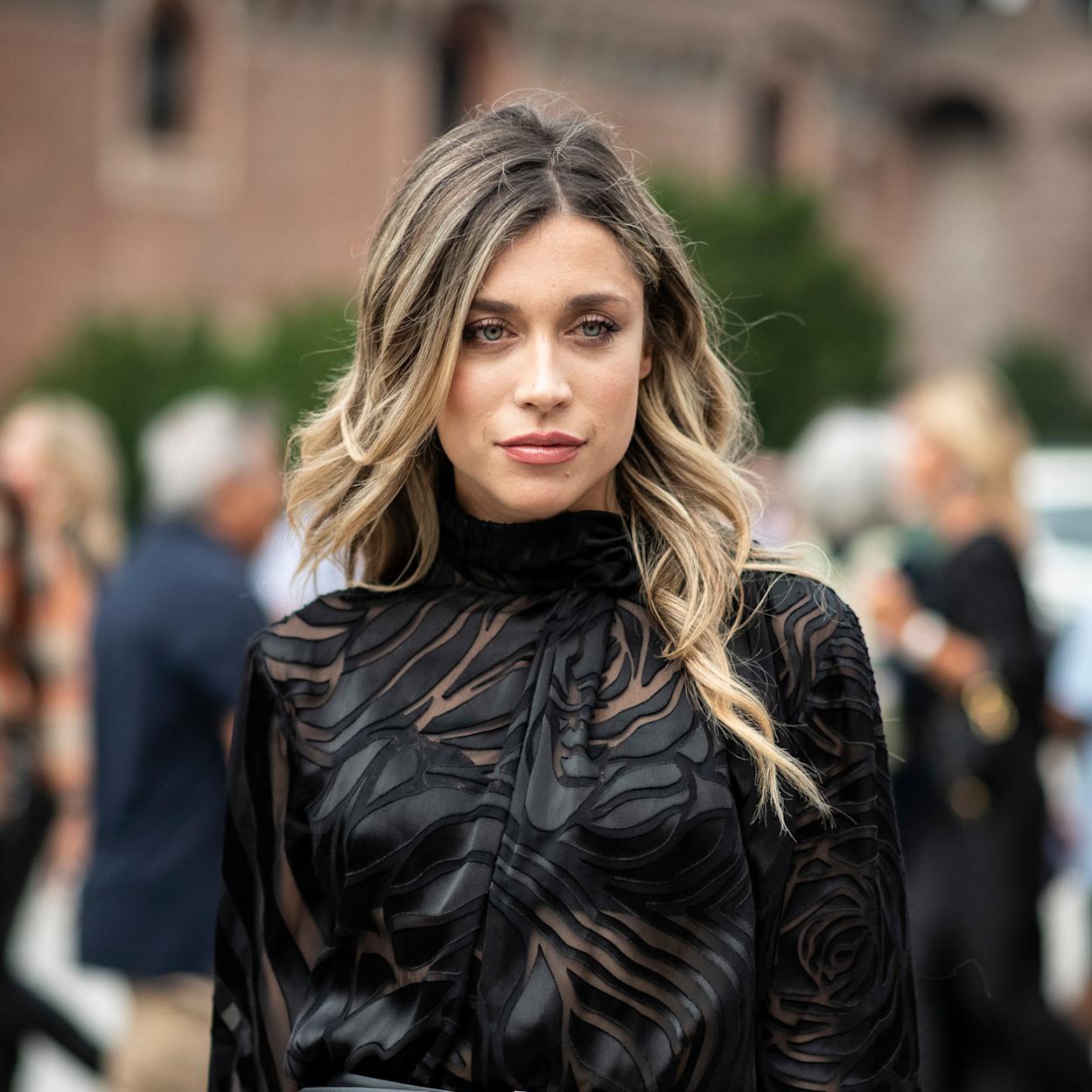 10 blusas rebajadísimas de Zara, Mango y Massimo Dutti perfectas para el invierno