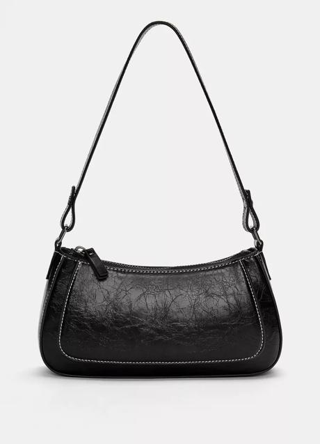 Imagen - Bolso negro de Pull & Bear (12,99 euros)