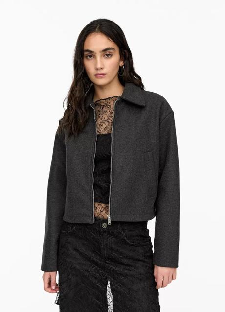 Imagen - Chaqueta corta de Pull & Bear (29,99 euros)