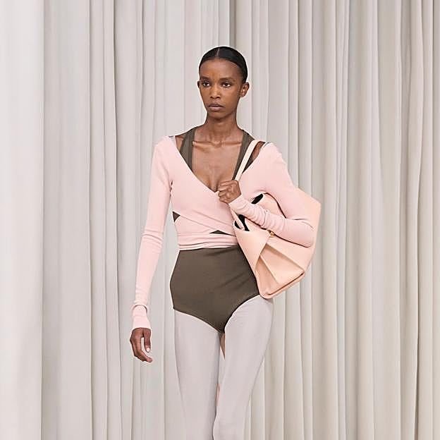 Imagen principal - Ferragamo SS25.