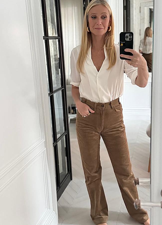 Imagen - Gwyneth Paltrow con pantalón de pana y blusa blanca. Foto: @gwynethpaltrow