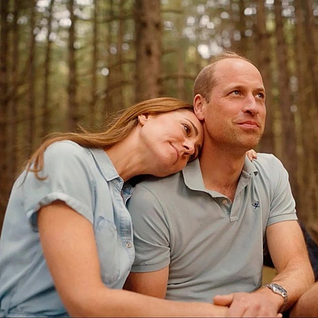 Kate Middleton y el príncipe Guillermo celebrando el fin de su tratamiento contra el cáncer. 