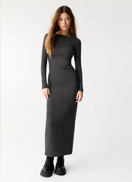 Imagen - Vestido negro de Pull & Bear (25,99 euros)
