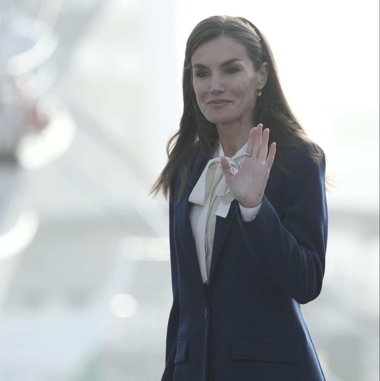La reina Letizia en Cádiz durante la despedida a la princesa Leonor.