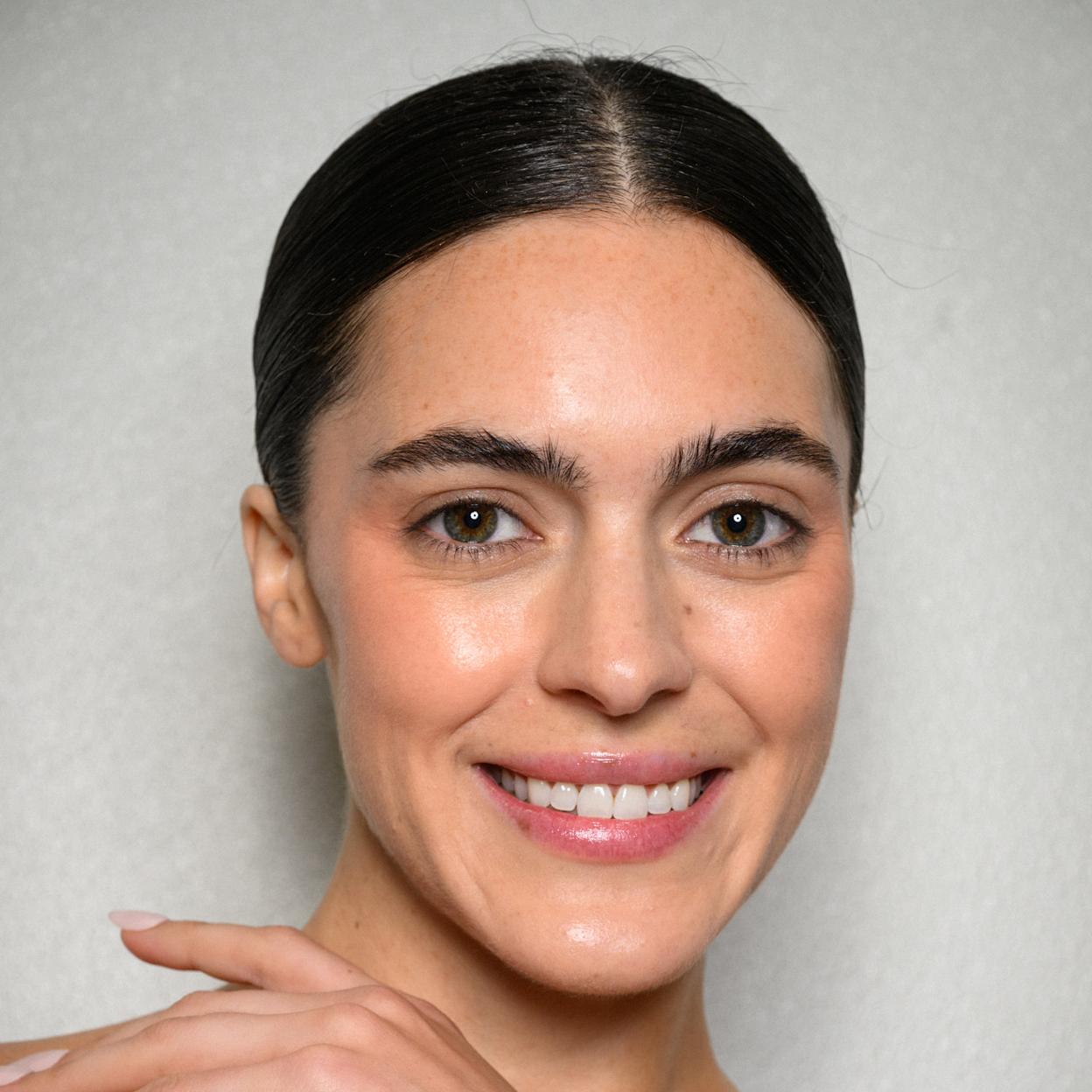 Bálsamos de labios con color que son mejor que una barra de labios en invierno