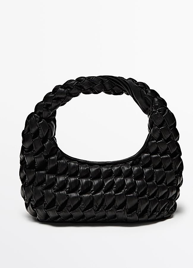 Imagen - Maxi bolso acolchado en negro de Massimo Dutti.