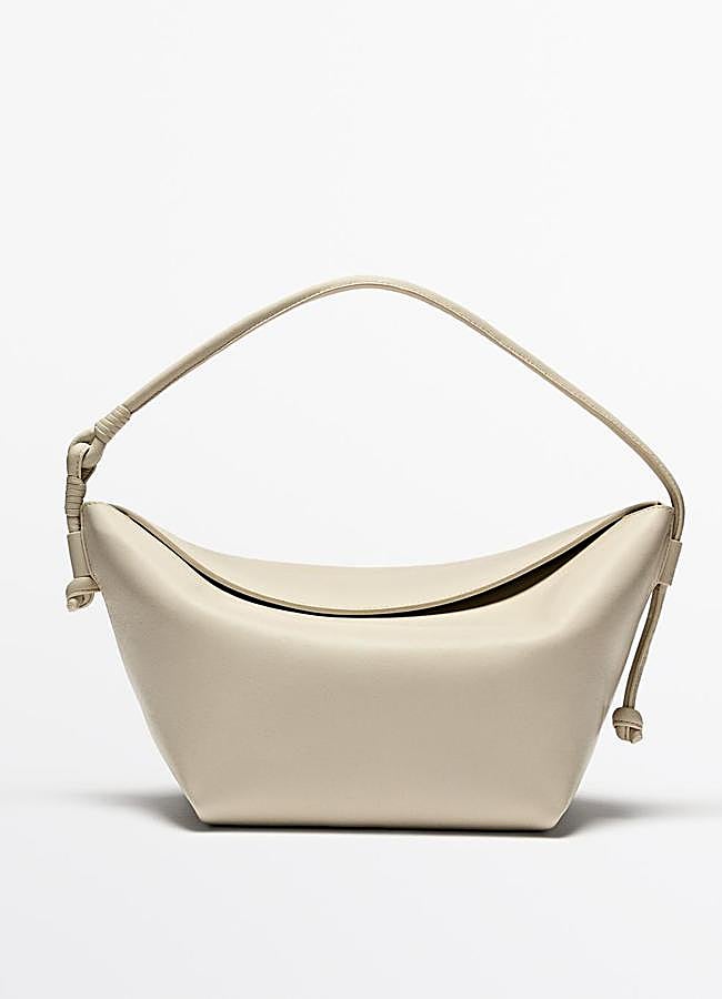 Imagen - Bolso de piel en blanco de Massimo Dutti.