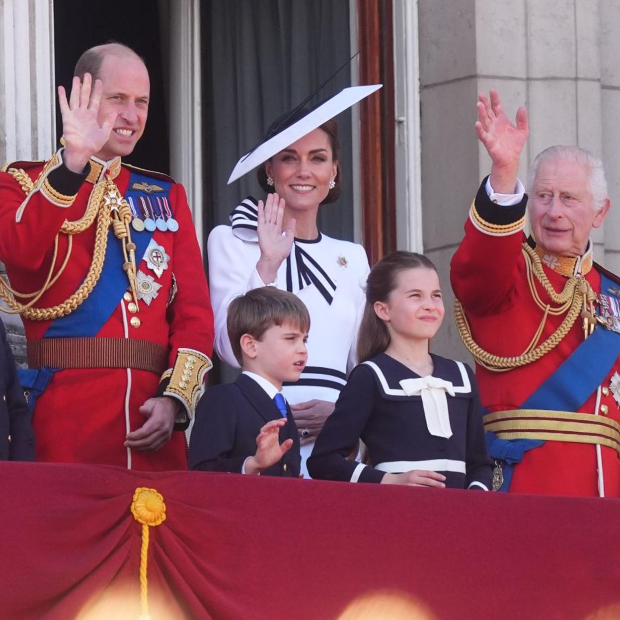 Al descubierto: las fortunas de los Windsor. 