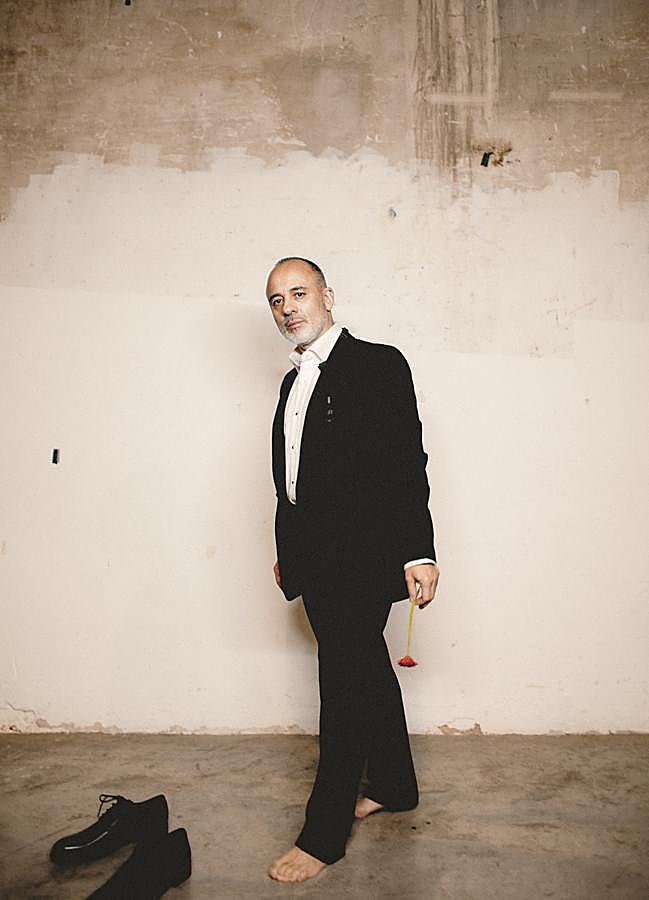 Imagen - El actor lleva esmoquin de Mirto y zapatos de Martinelli. FOTOGRAFÍA: LUPE DE LA VALLINA ESTILISMO: MARÍA MONREAL