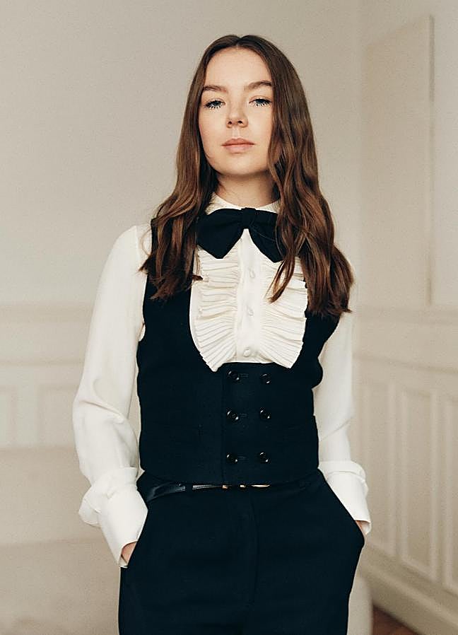 Imagen - Alexandra de Hannover con un look con lazo negro. / @alex.hanover