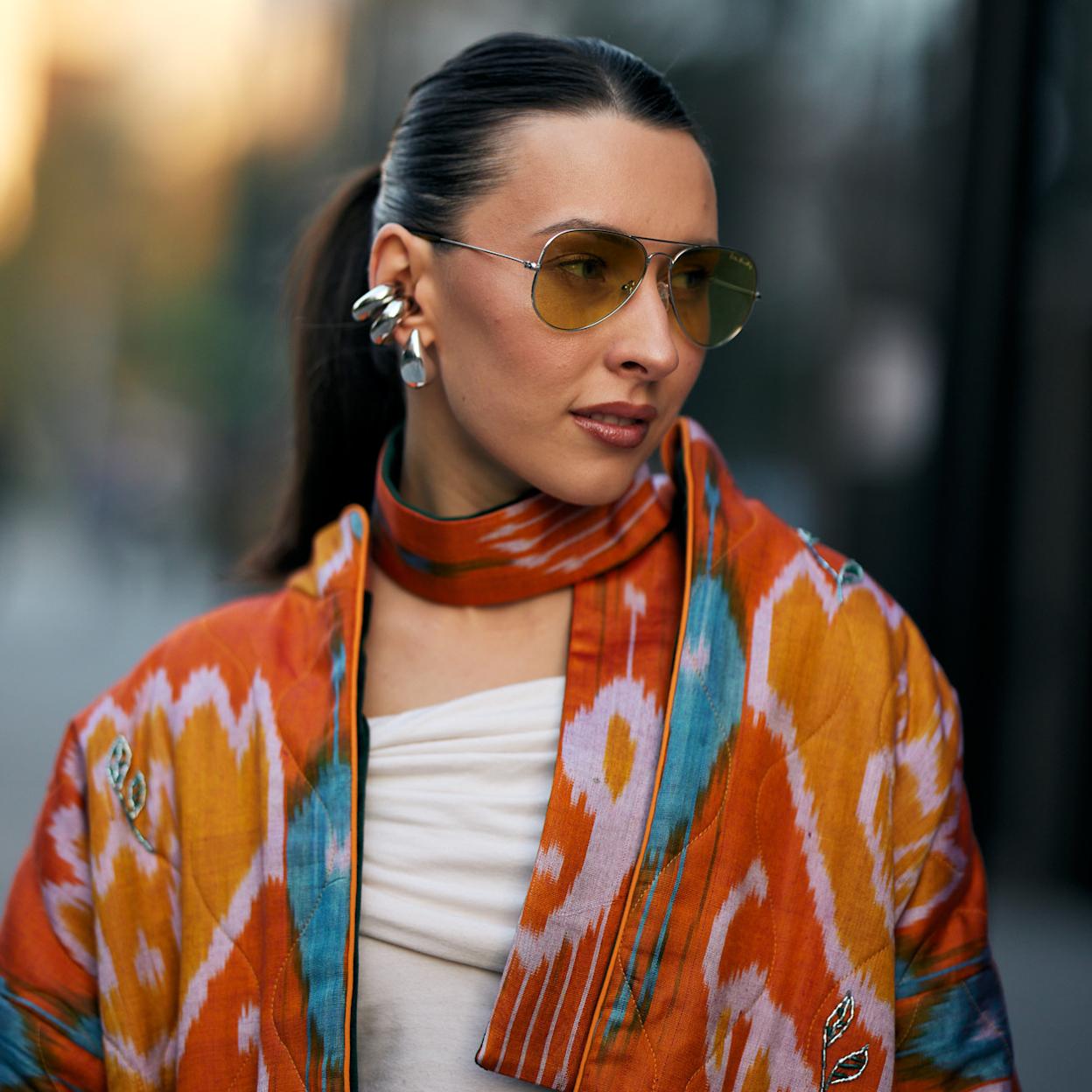 Mujer con piel maquillada