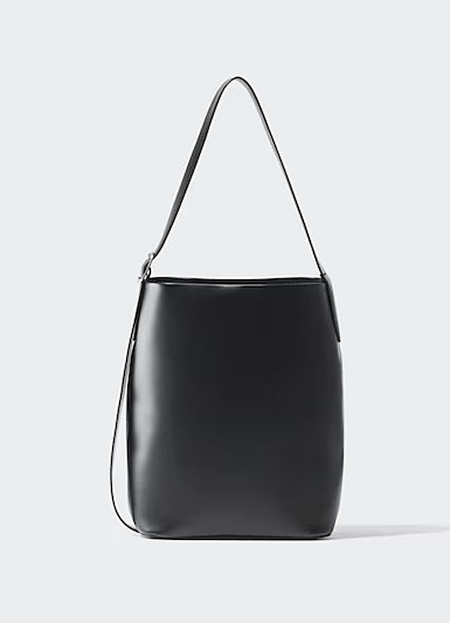 Imagen - Bolso negro de Uniqlo (29,90 euros).
