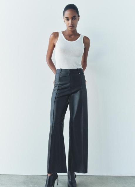 Imagen - Pantalón negro de Zara (29,99 euros)