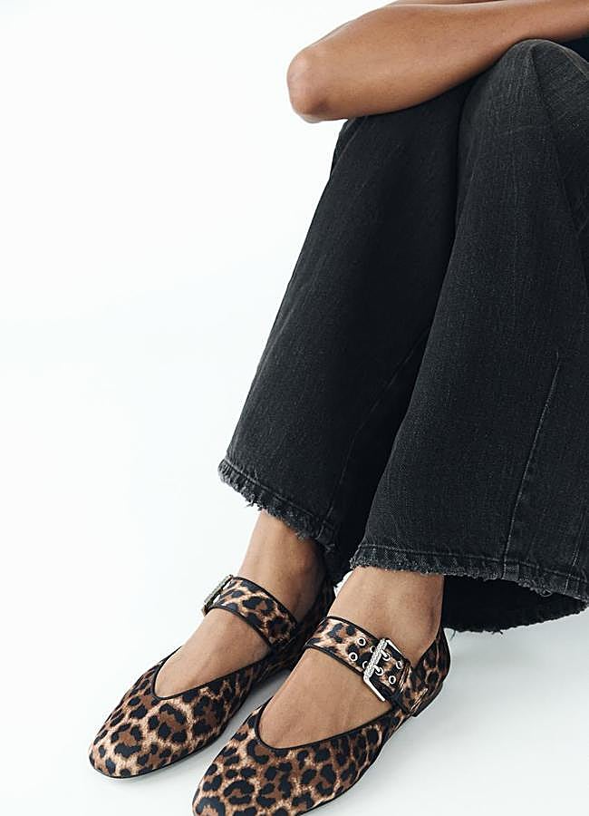 Imagen - Bailarinas con estampado de leopardo de Zara.