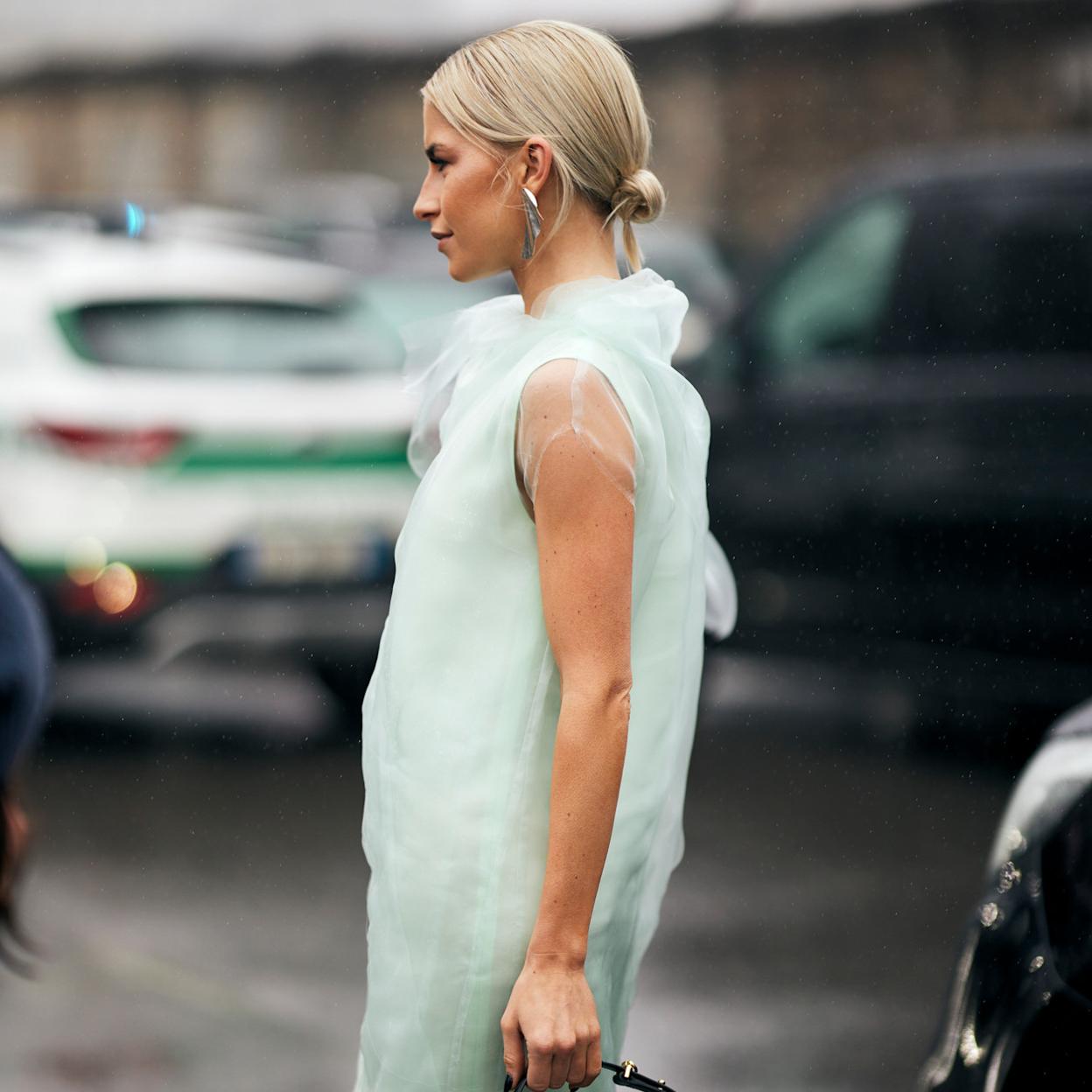 Mujer con vestido de tul