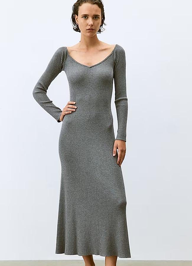 Imagen - Vestido de punto fluido con cuello de pico