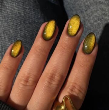 Imagen secundaria 1 - Algunos ejemplos de manicura cat eye.