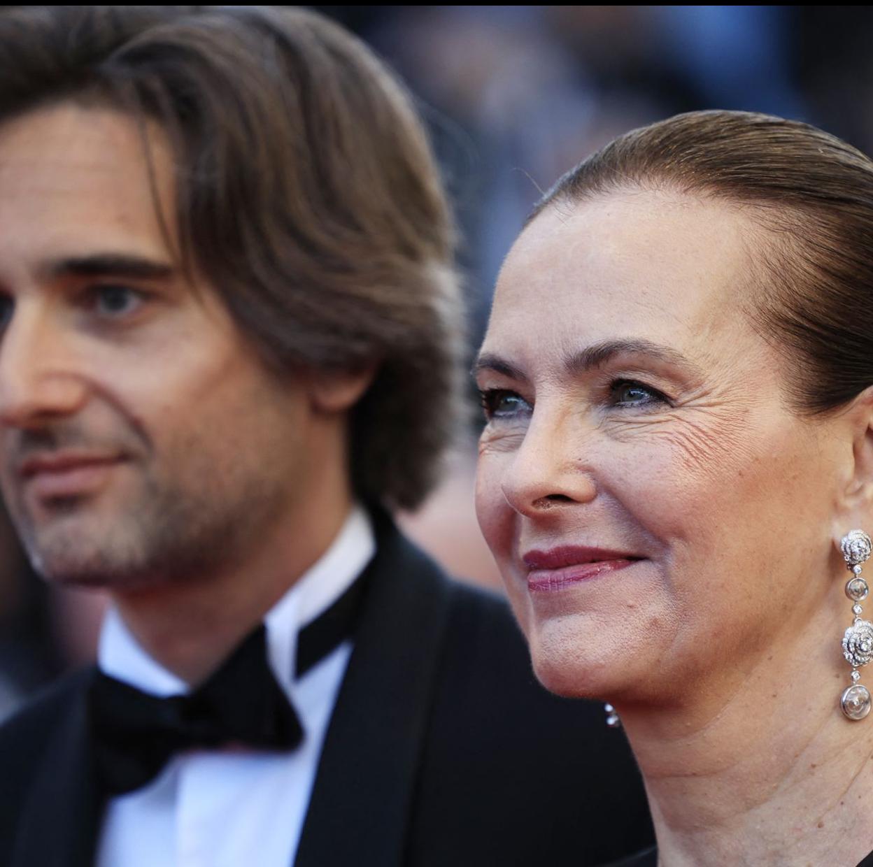 Carole Bouquet, con su hijo, el productor Dimitri Rassam.