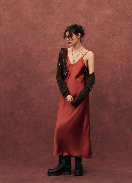 Imagen - Vestido satinado de Zara (29,99 euros)