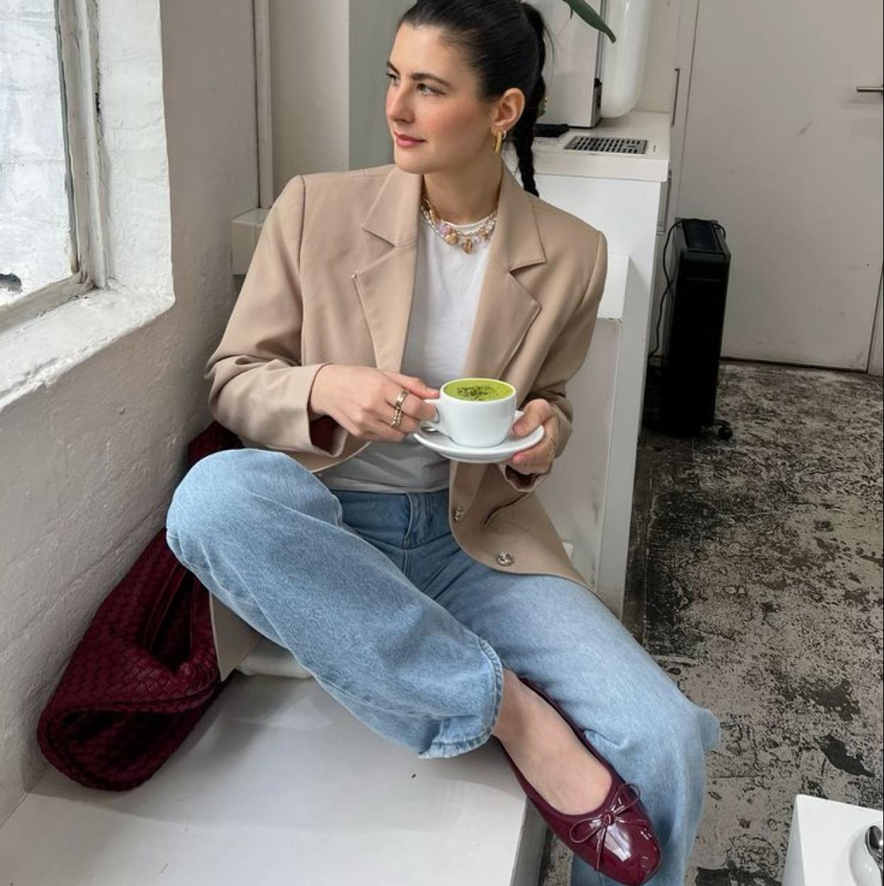 Influencer con bailarinas tendencia