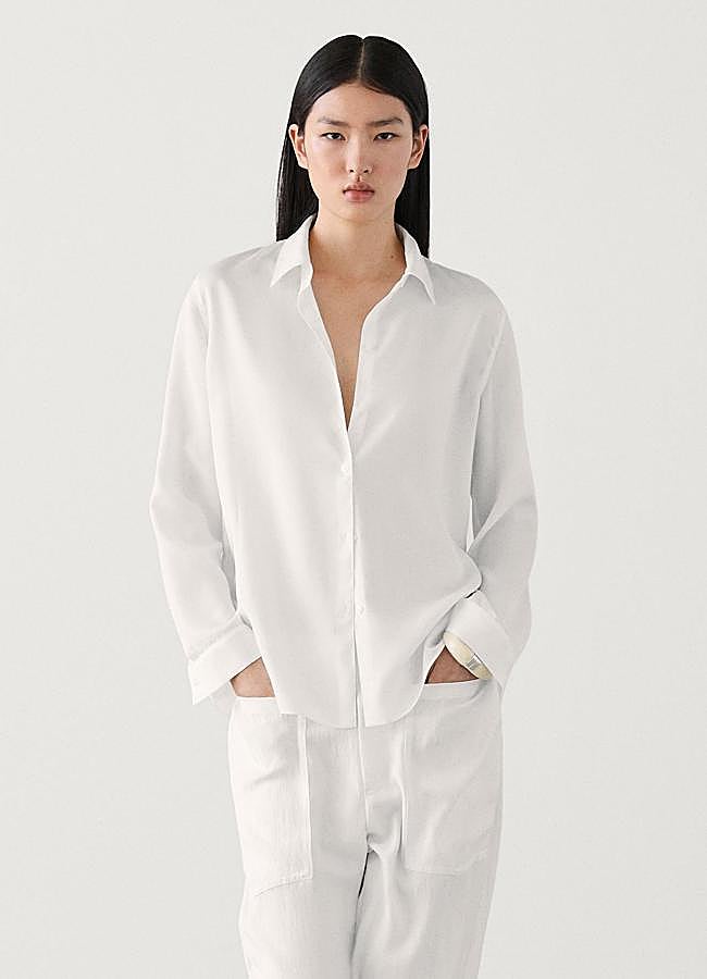 Imagen - Camisa blanca de Massimo Dutti, 49,95 euros.