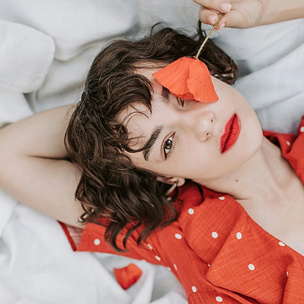 Sarah Anderson, experta en psicología de la religión: «Debemos reconectar con el silencio por el bien de nuestra salud mental»