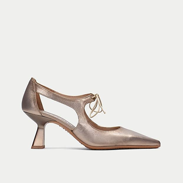 Salón de la colección SS25, de Hispanitas.