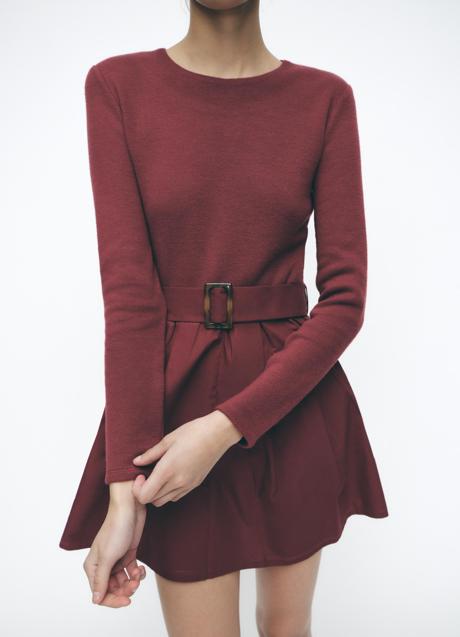 Imagen - Vestido burdeos de Zara (25,99 euros)