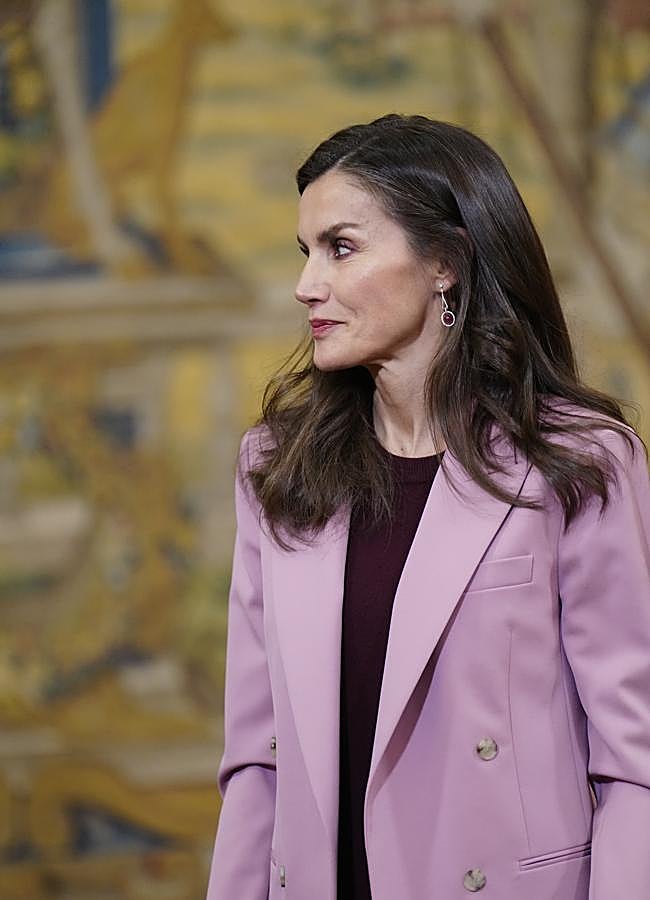 Imagen - La reina Letizia con los pendientes rubíes de la joyería madrileña Aldao. Foto: Limited Pictures.