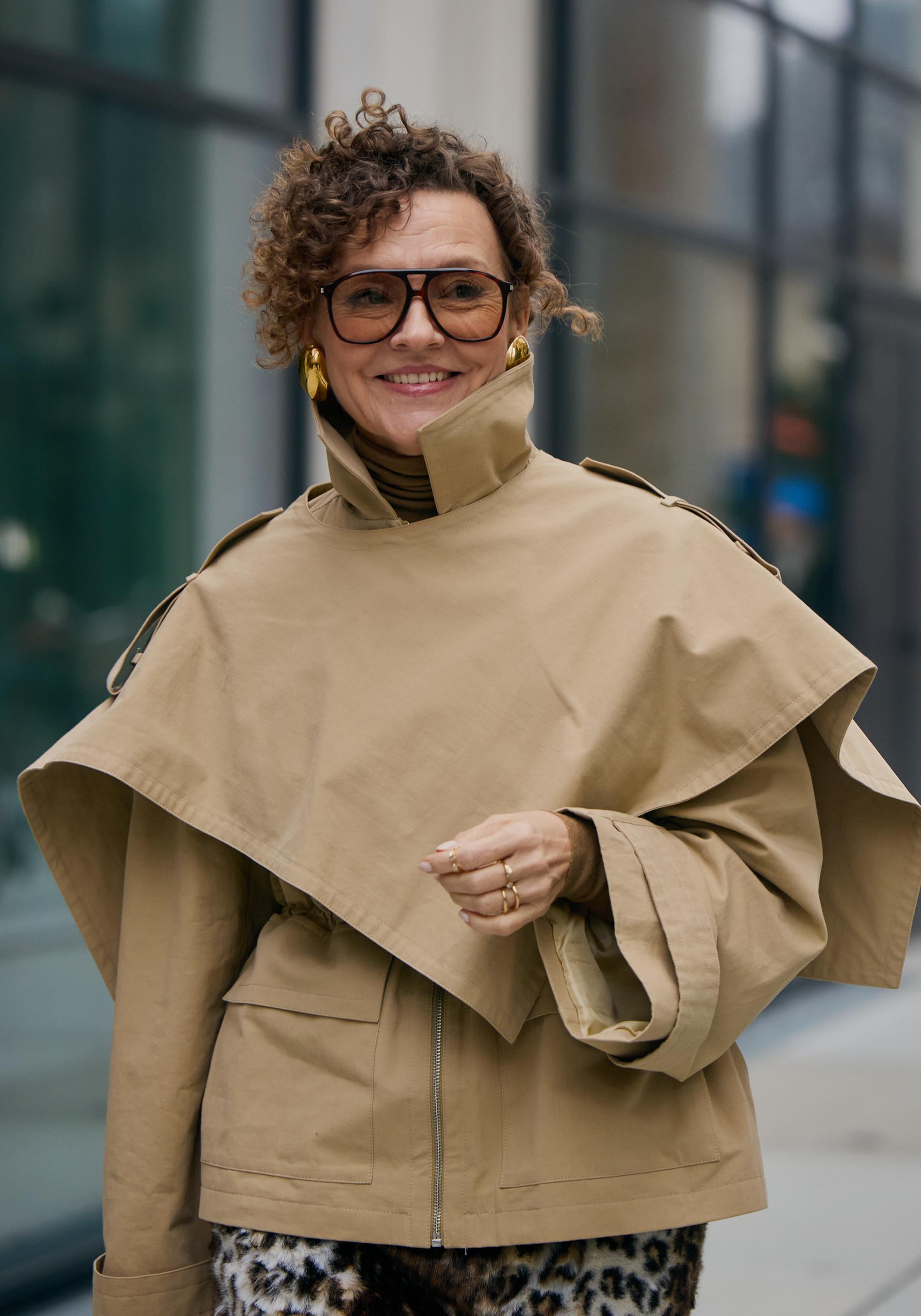 La mascarilla que usan las melenas rizadas a los 50 para hidratar el cabello