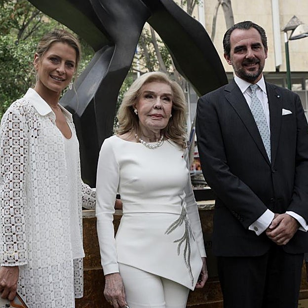 Tatiana y Nicolás de Grecia junto a Marianna Vardinogianni. 
